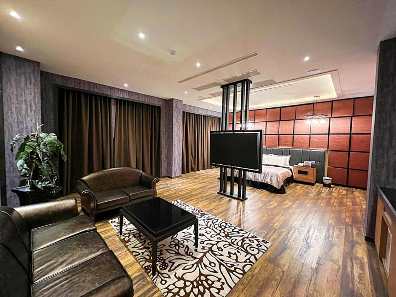 Aquarius Motel Taichung Esterno foto