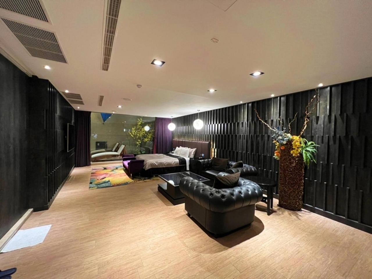 Aquarius Motel Taichung Esterno foto