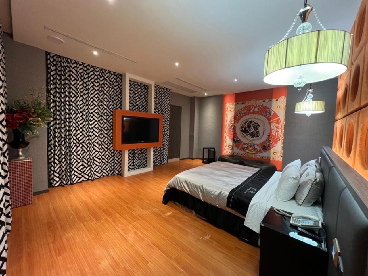 Aquarius Motel Taichung Esterno foto