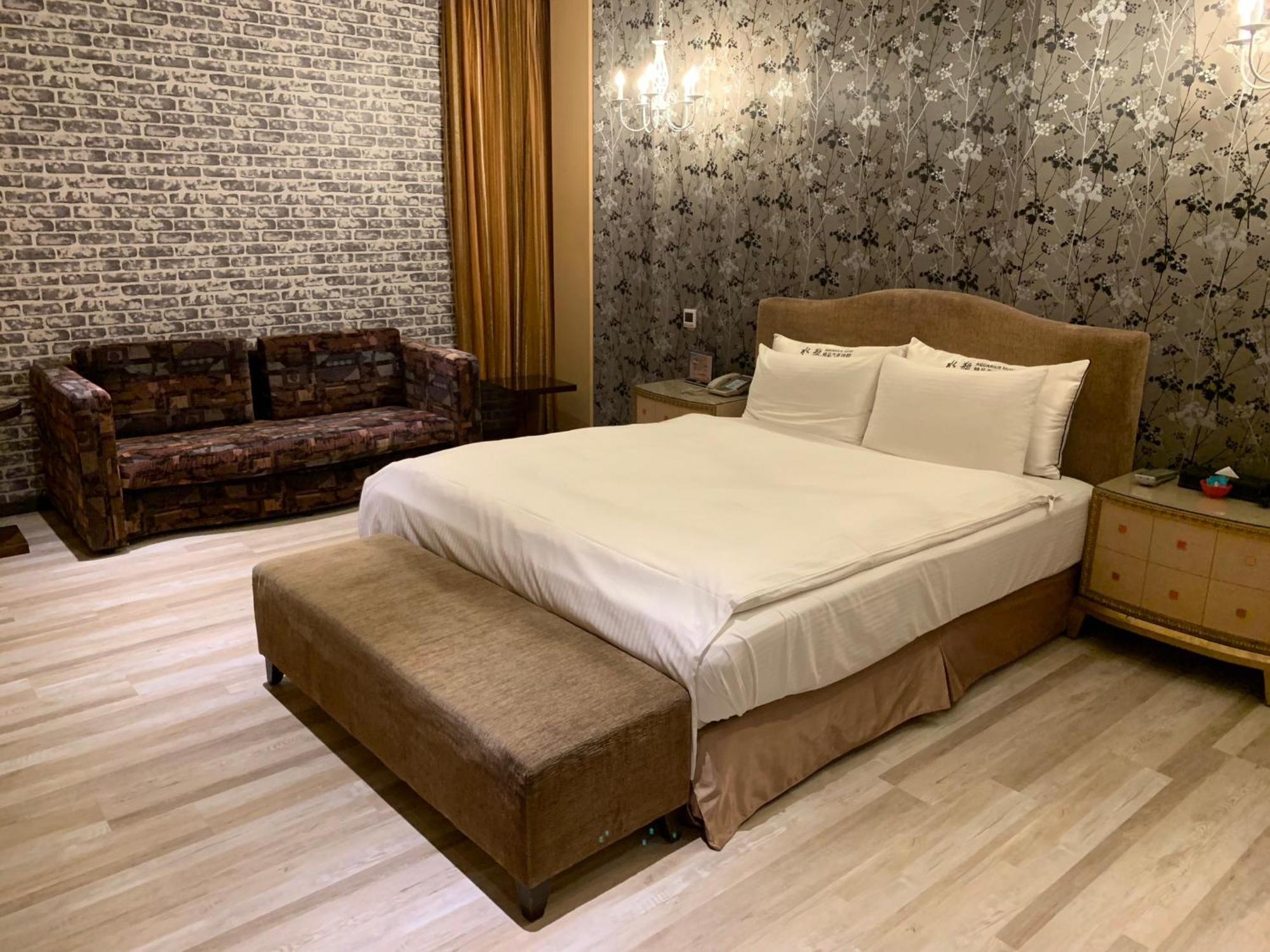 Aquarius Motel Taichung Esterno foto